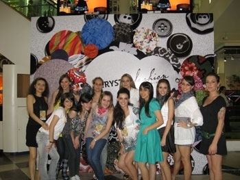 Acadêmicas de Moda participam do Crystal Fashion, em Curitiba