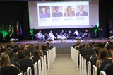 <p>Em torno de 600 estudantes finalizarão a Universidade este semestre.</p>