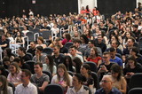 <p>Em torno de 600 estudantes finalizarão a Universidade este semestre.</p>