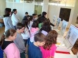 Alunos em visita a exposição no município de Faxinal dos Guedes