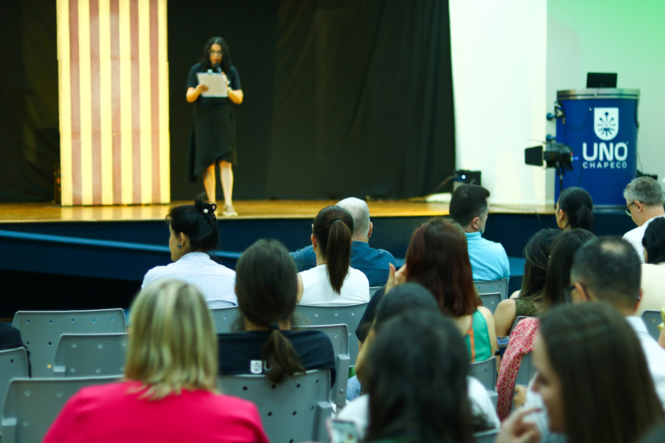 <p>A abertura da 23° SIPAT contou com a apresentação do grupo teatral 'Cia de La Curva' com o teatro 'Tet a Tet'.</p>