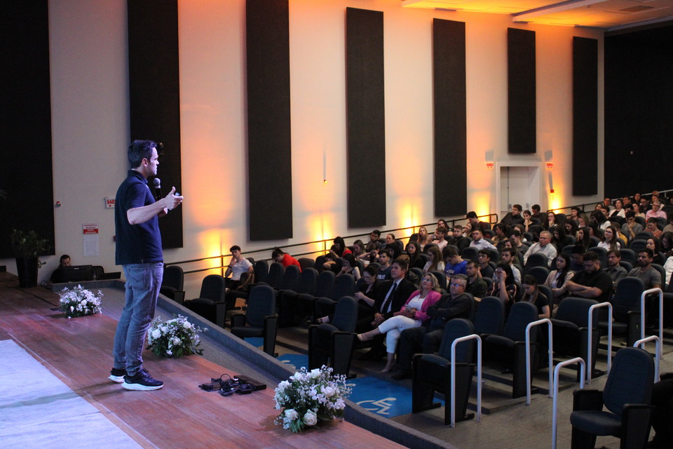 <p>O evento reuniu mais de 700 pessoas.</p>