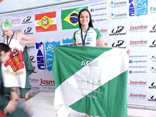 Natação de Chapecó conquista medalha em competição nacional - Chapecó -  Unochapecó