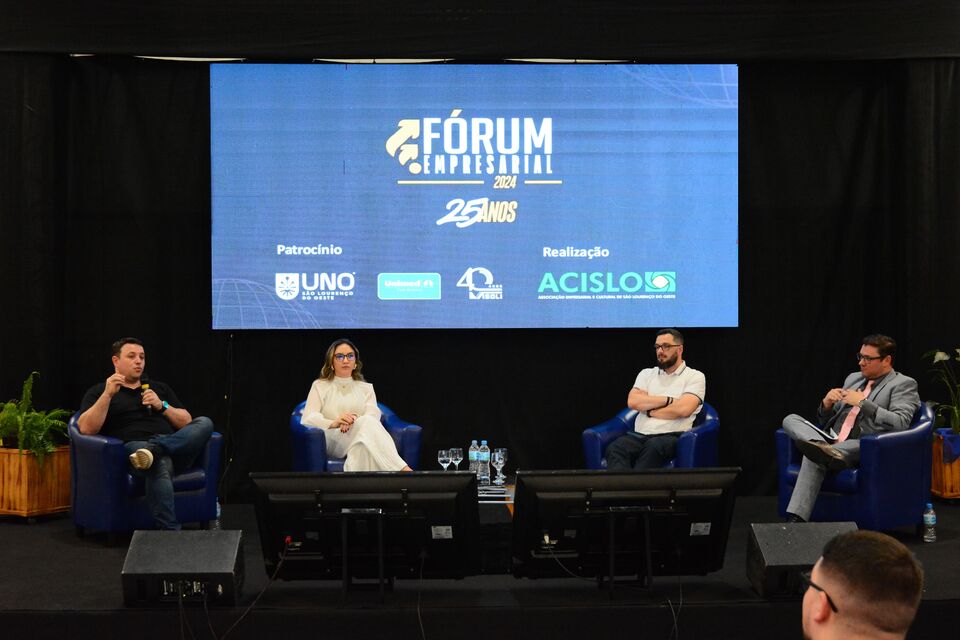 Painel sobre cenários reúne empresários e acadêmicos em São Lourenço do Oeste