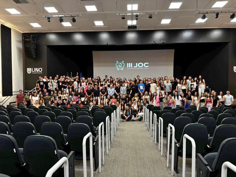 III Jornada Odontológica de Chapecó comemora 15 anos do curso na Universidade